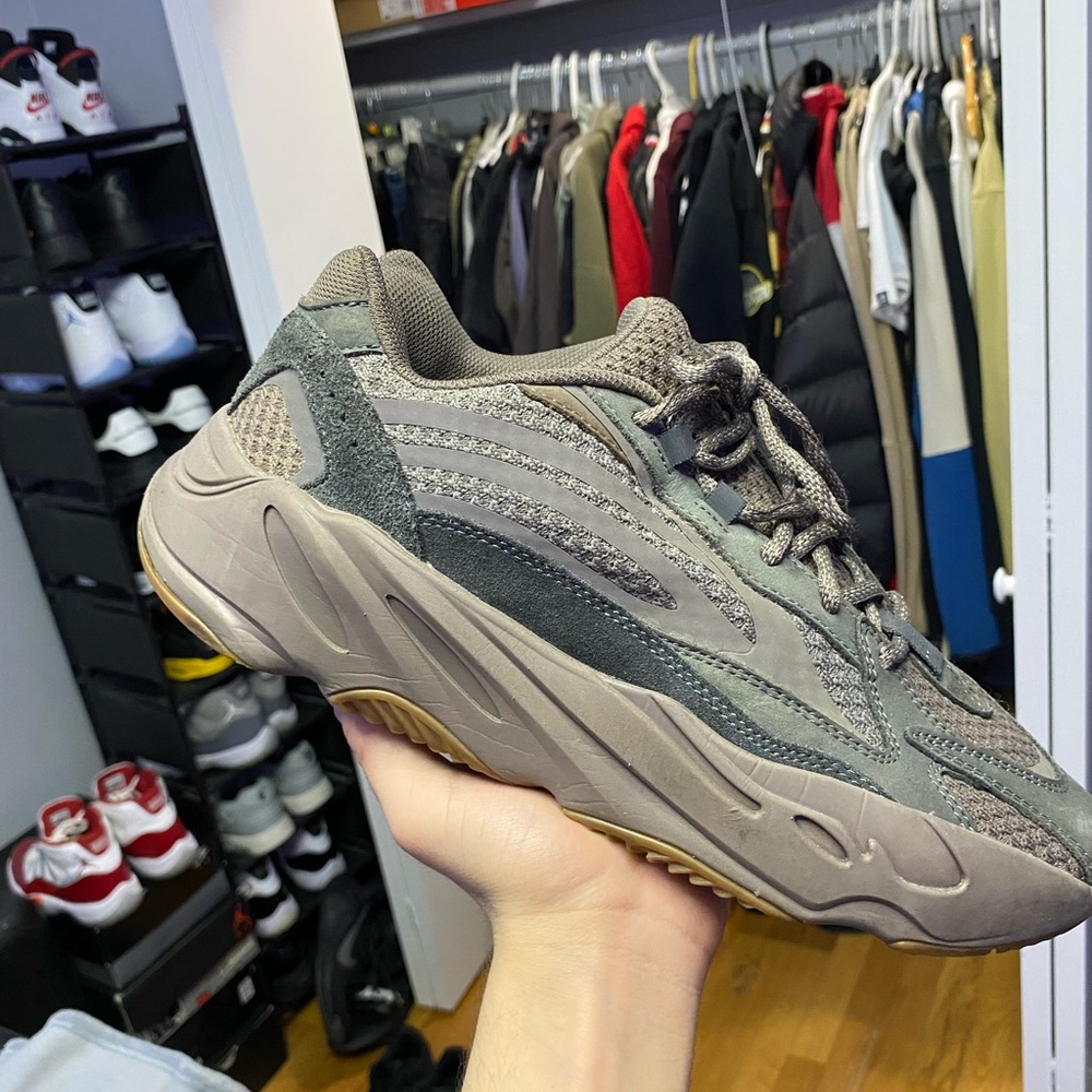 Yeezy Boost 700 V2